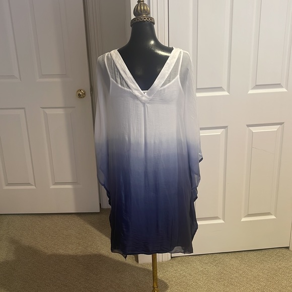 Gorgeous blue & white silk blend tunic with matching under tank - Picture 7 of 7